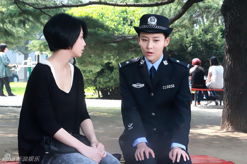 组图:《无贼》开播 贾青演绎新时代女警花_高清图集_新浪网