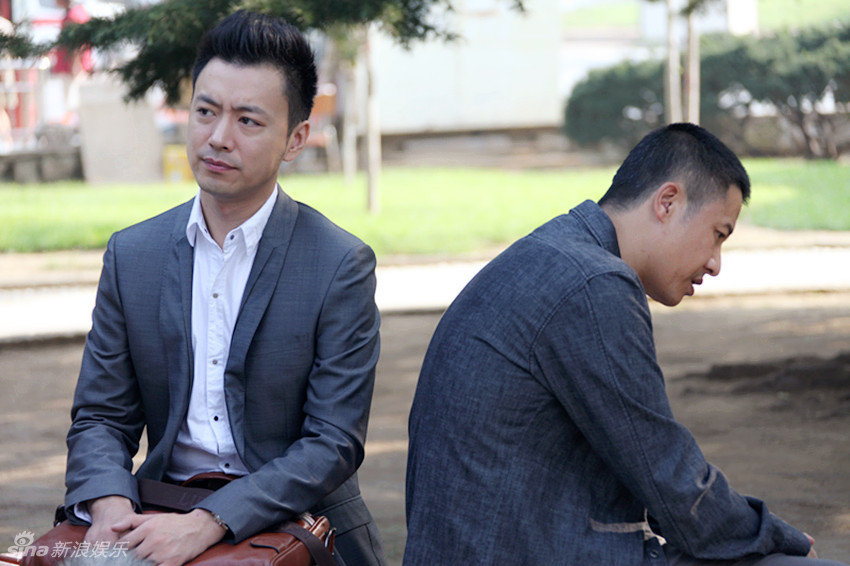 24 17:28:53 3 / 5 新浪娱乐讯 电视剧《无贼》中张国强和殷桃剧中被