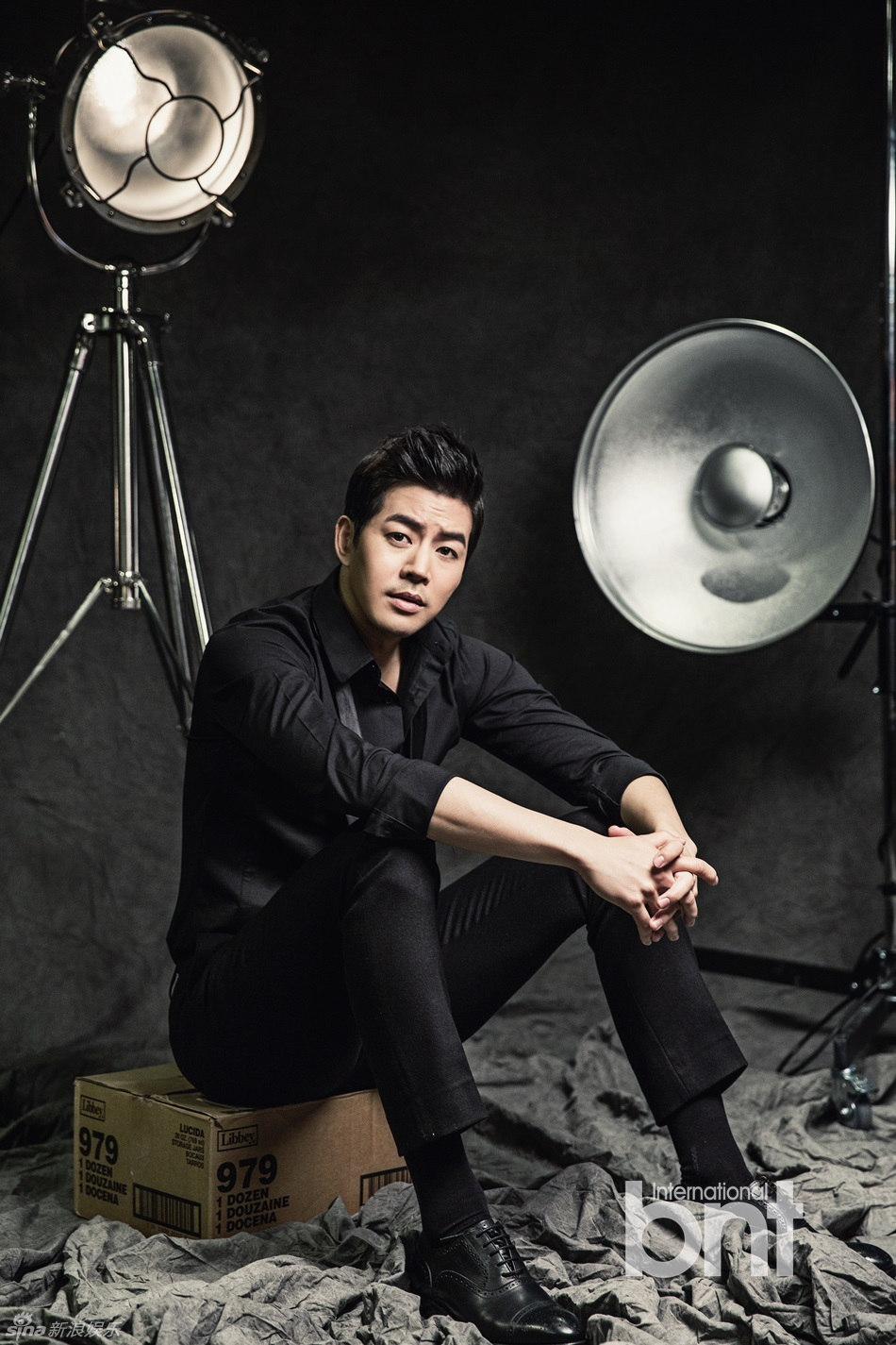 高清组图:韩星李尚允时尚大片 变身帅气台球男_高清图集_新浪网