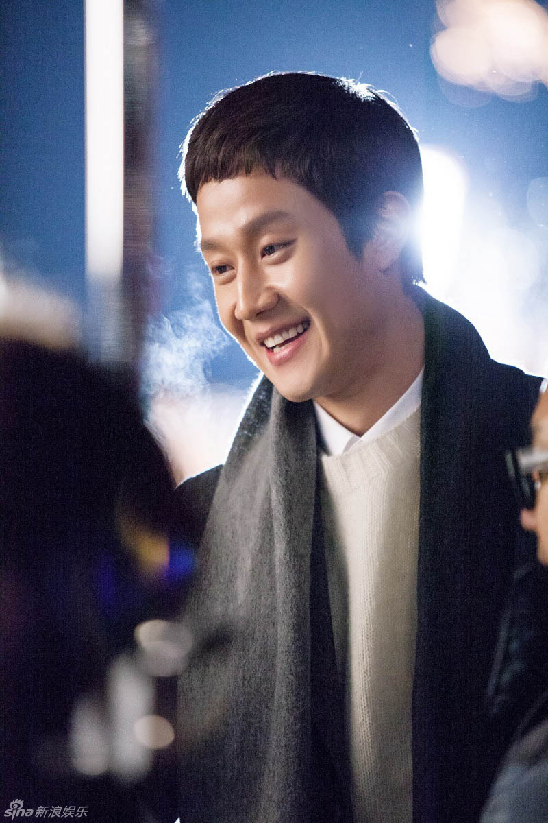 组图:郑宇高雅拉广告照曝光 浓情蜜意似情侣_高清图集_新浪网