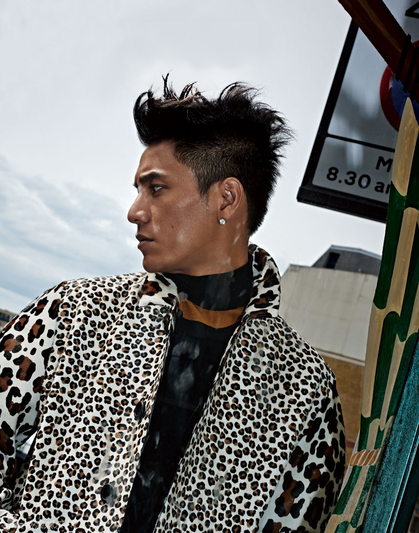 组图:陈坤登杂志开年封面 反观自我再出发_高清图集_新浪网