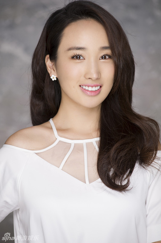 组图:《一代枭雄》冷面杀手李艳甜美写真_高清图集_新浪网