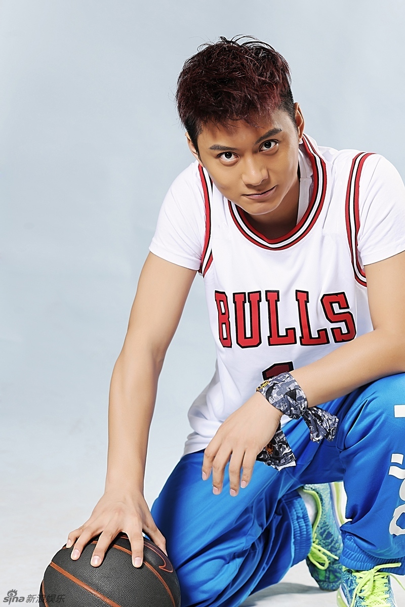 组图:侯京健运动写真显青春活力_高清图集_新浪网