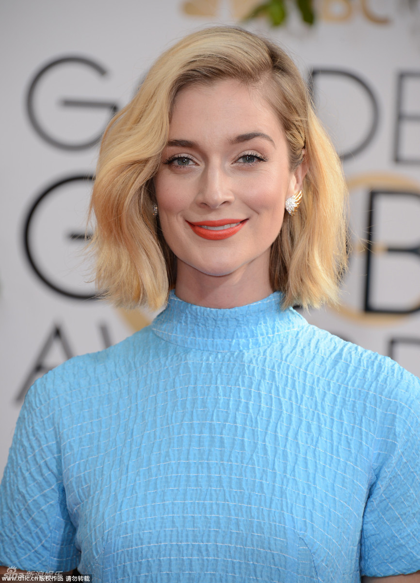 《性爱大师》女星凯瑟琳粉蓝裙优雅亮相