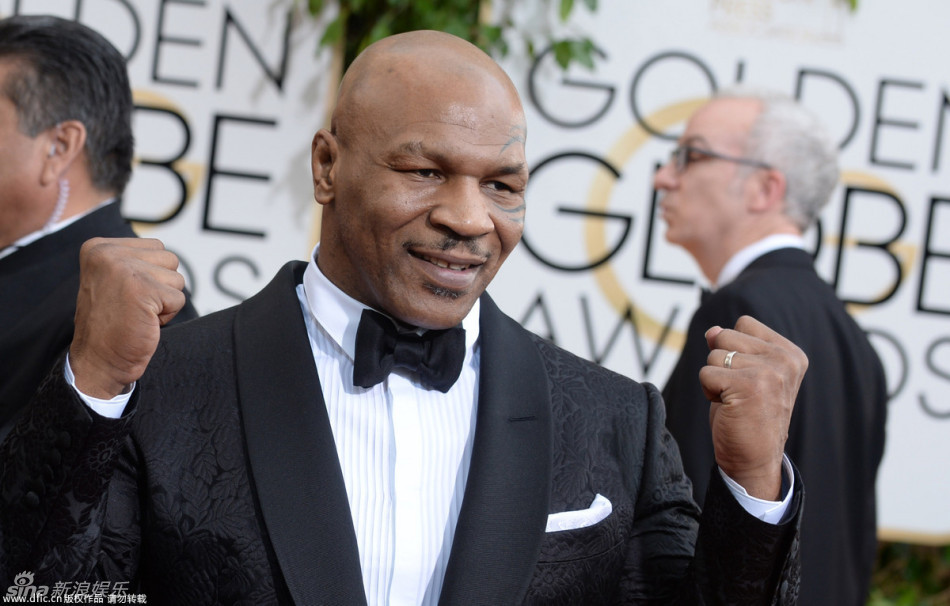 拳王泰森现身金球红毯