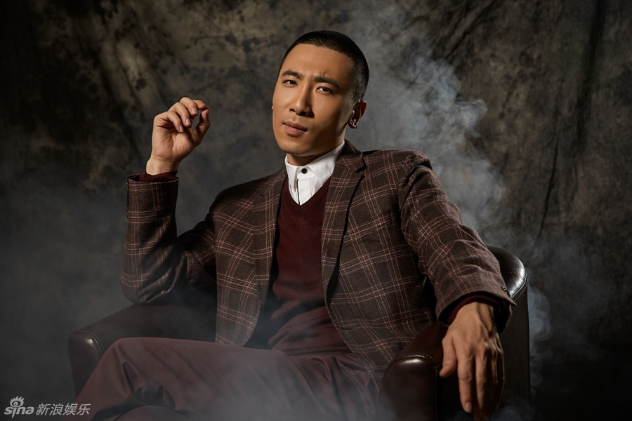 孟浩强写真复古风诠释双面硬汉