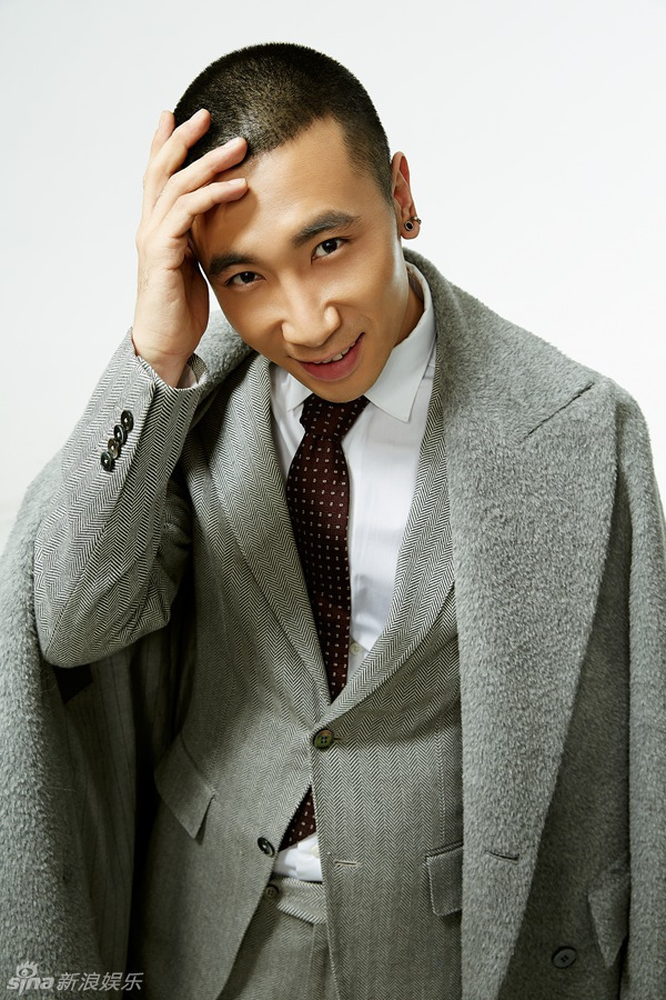 孟浩强写真复古风诠释双面硬汉