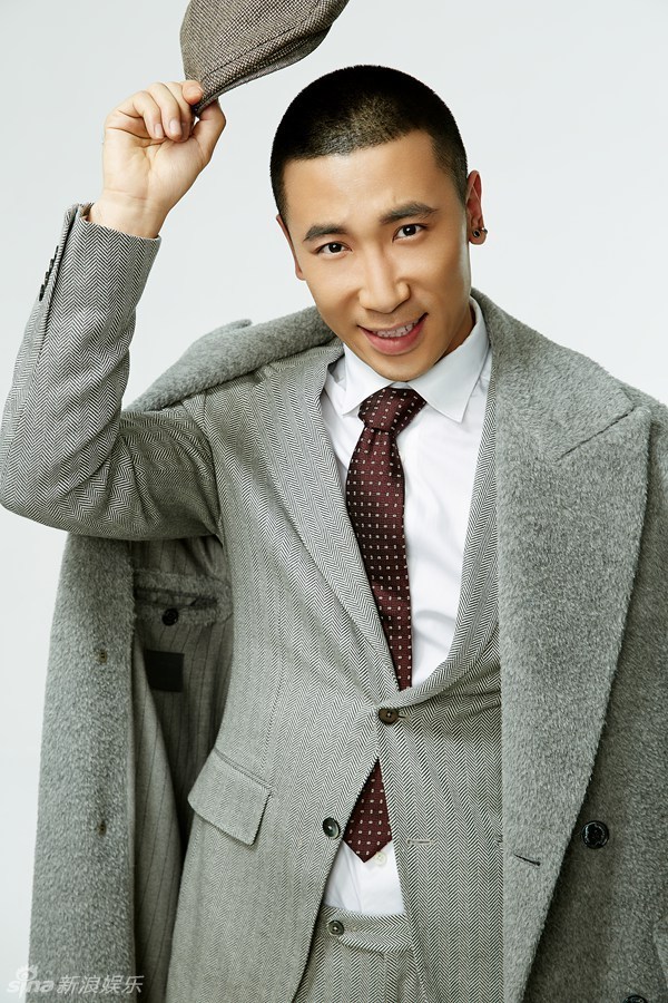 孟浩强写真复古风诠释双面硬汉