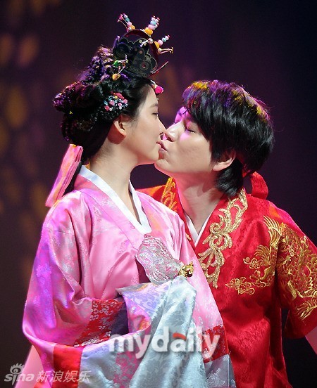 组图:sj圭贤徐贤演绎《月亮怀抱太阳》帝妃恋_高清图集_新浪网