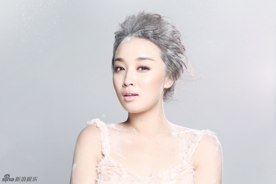 张蓓蓓粉色礼服尽显温婉优雅