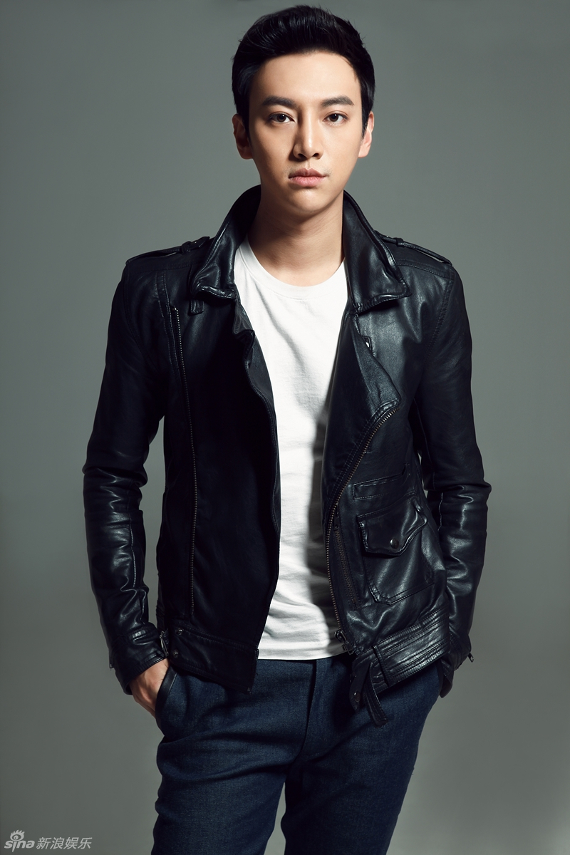 组图:徐可写真清新自然 展大男孩本色_高清图集_新浪网