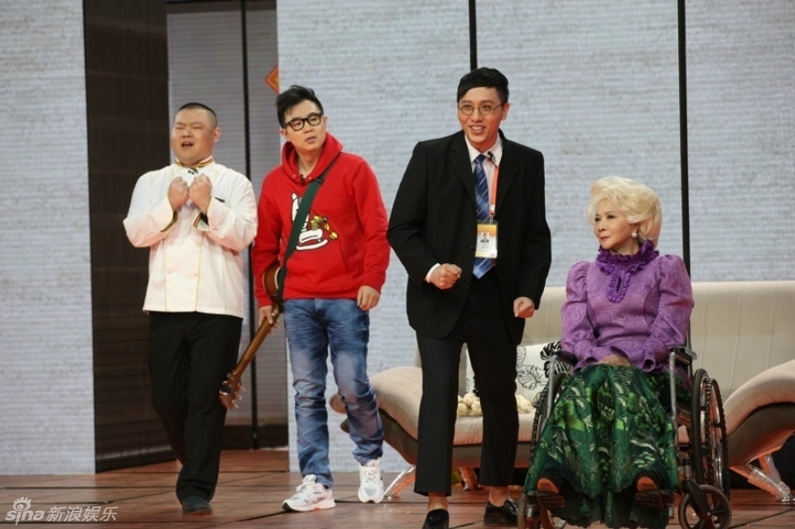 组图:蔡明华少岳云鹏春晚小品《扰民了你》_高清图集_新浪网