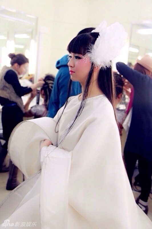 春晚小彩旗独自旋转4小时网友大呼心疼