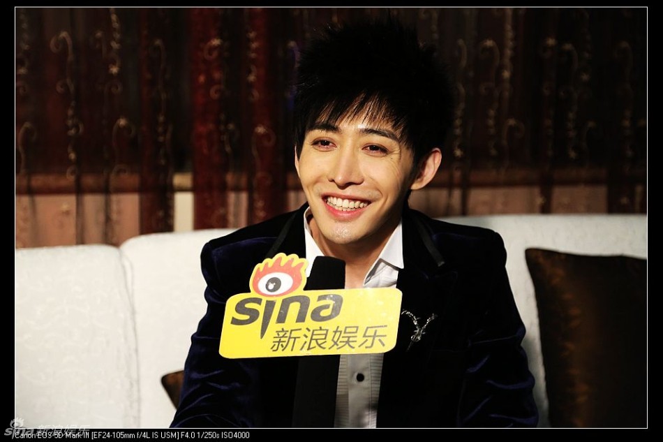 组图:魔术师yif接受新浪专访 称表演确有瑕疵_高清图集_新浪网