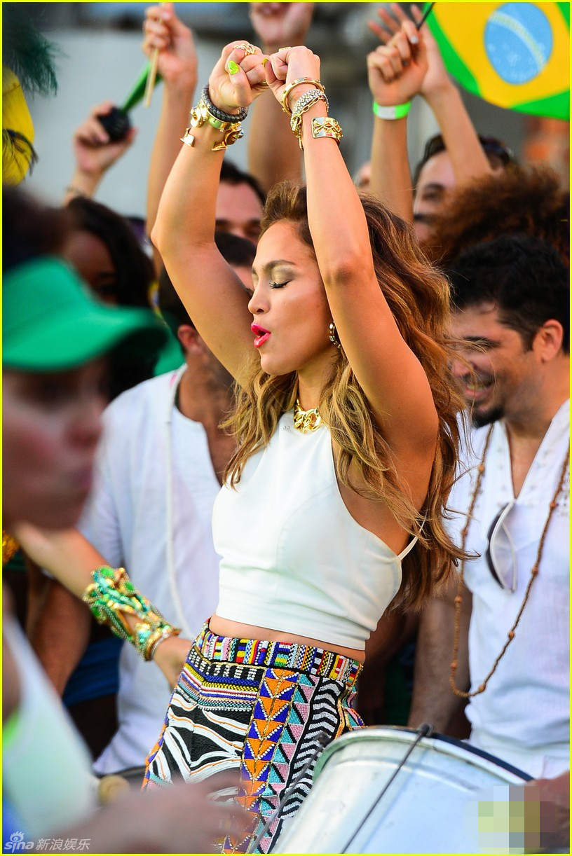 组图:詹妮弗-洛佩兹拍mv 狂舞自嗨表情销魂_高清图集_新浪网