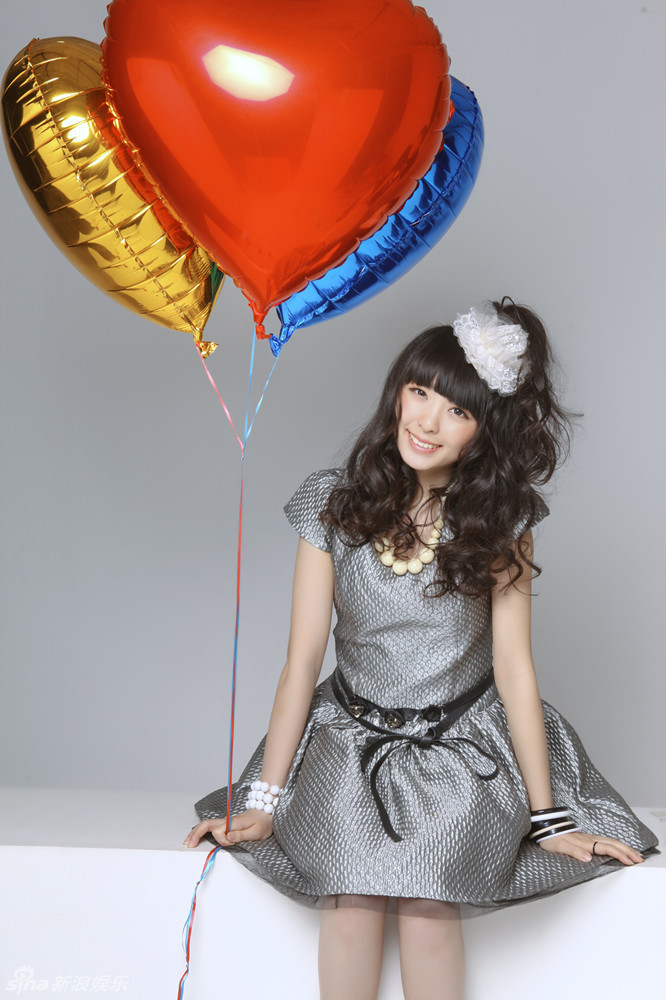 组图童可可情人节发新歌尽显甜蜜