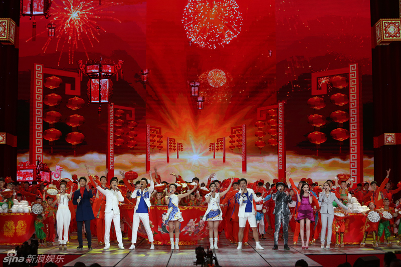 新浪娱乐讯 2014年央视元宵晚会播出,此台晚会冯家班退出导演组,由