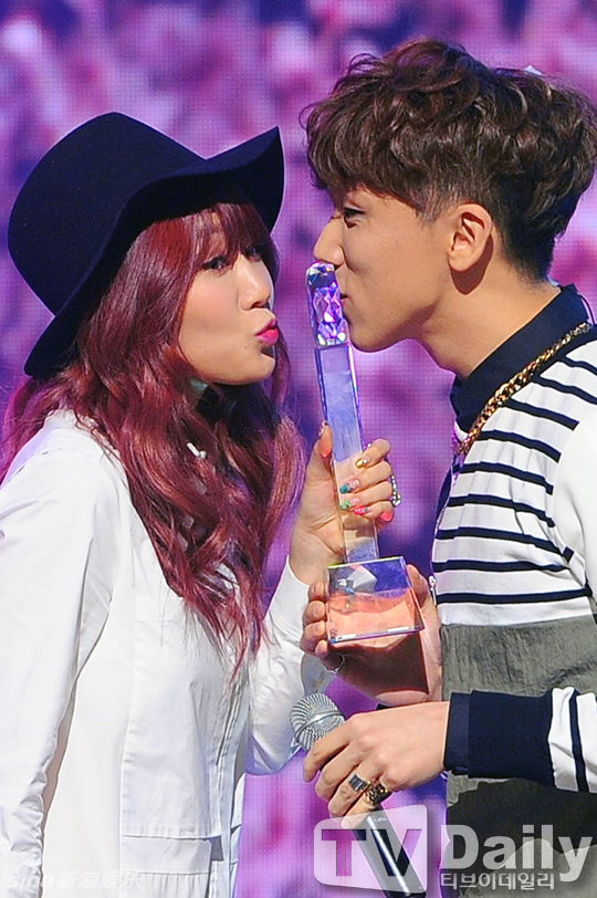 郑基高与sistar成员昭宥