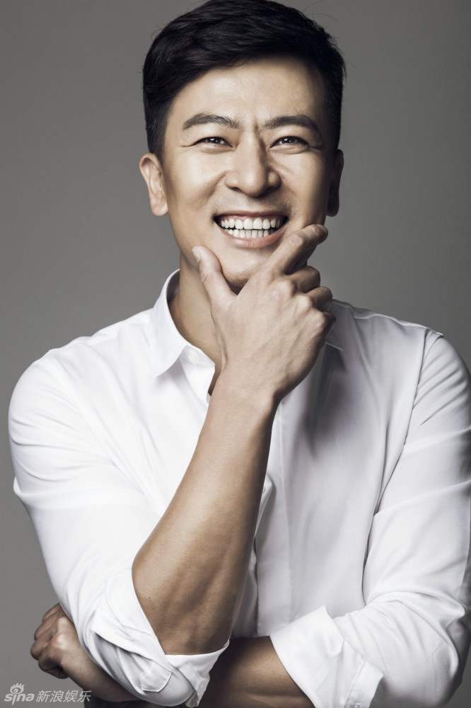 组图:于毅曝写真大片 眼神深邃打造型男魅力_高清图集_新浪网