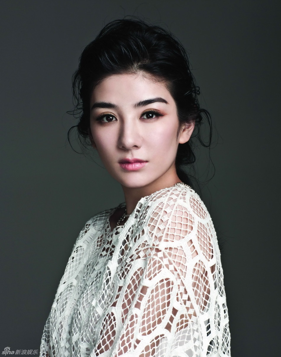 组图:黄奕封面魅惑回眸 妆容精致熟女魅力_高清图集_新浪网