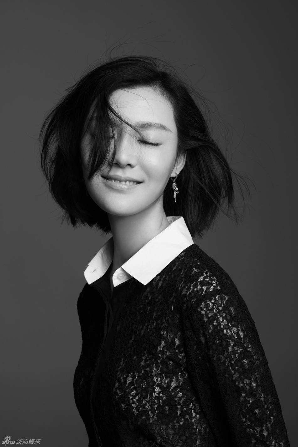 组图:车晓登杂志封面 恬静迷人黑白大片曝光_高清图集_新浪网