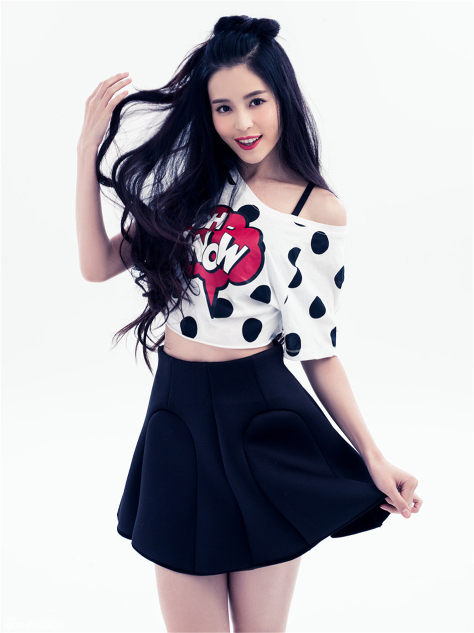 组图:温心春日甜美写真 可爱俏皮少女情怀_高清图集_新浪网