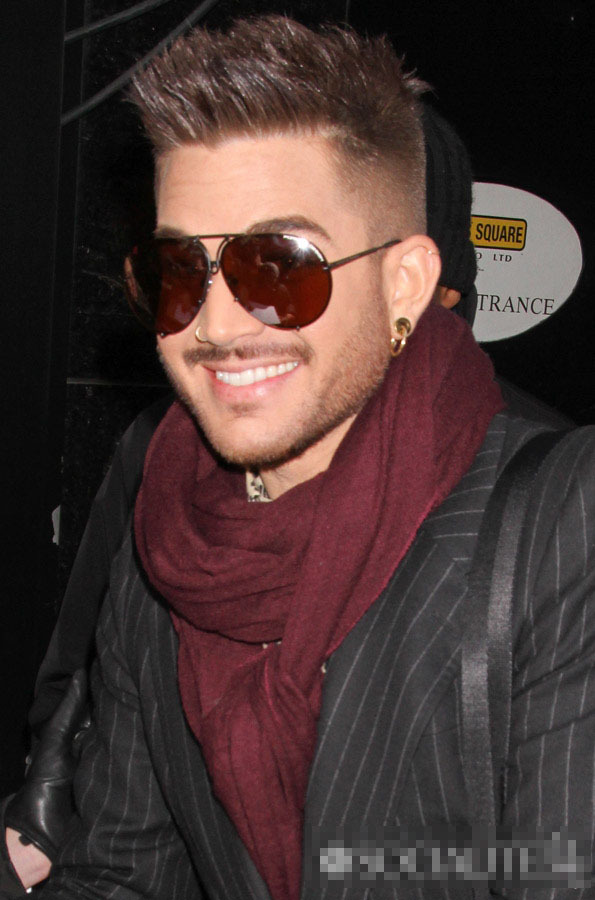 组图:亚当兰伯特宣布启动巡演 性感胡茬潮男范