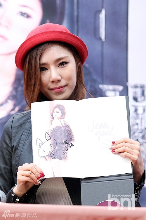 组图女团stellar举办粉丝签名会笑容甜美