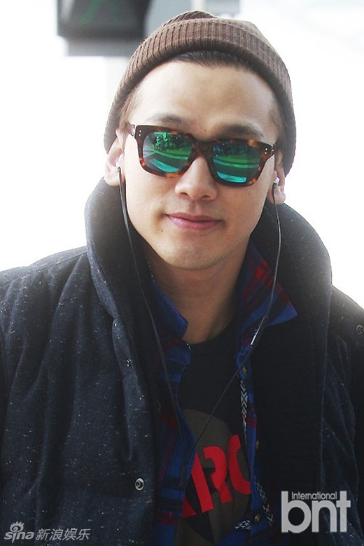 组图rain赴中国拍新片现身机场展大牌范儿