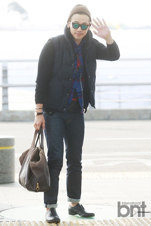 组图rain赴中国拍新片现身机场展大牌范儿