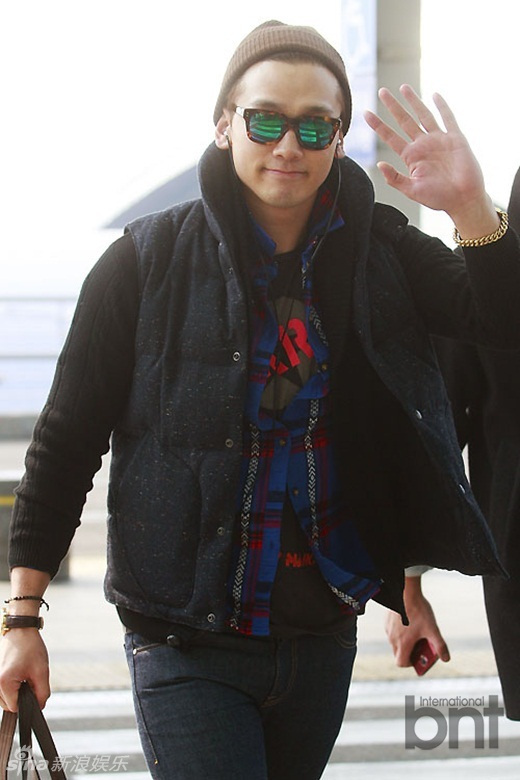 组图rain赴中国拍新片现身机场展大牌范儿