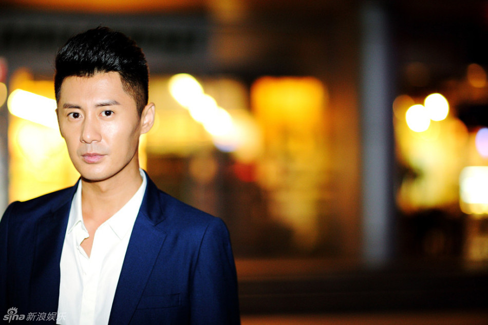 组图:张天其初春写真 霓虹灯下的都市型男_高清图集_新浪网