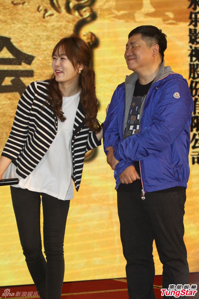 1 / 10 新浪娱乐讯 向刘德一经典致敬的喜剧《傻儿传奇》近日在重庆