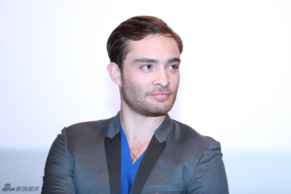 组图:"绯闻男孩"爱德空降申城会影迷_高清图集_新浪网