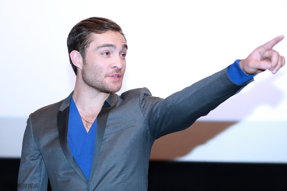 组图:"绯闻男孩"爱德空降申城会影迷_高清图集_新浪网