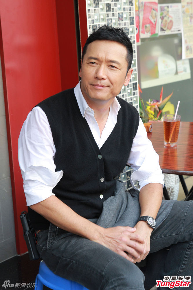 组图:《使徒行者》拍摄枪战戏 苗侨伟亲身上阵