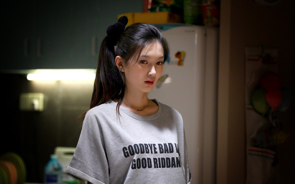 组图一仆二主江疏影剧照扮白领被赞清新