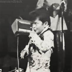 小火星毫不怯场