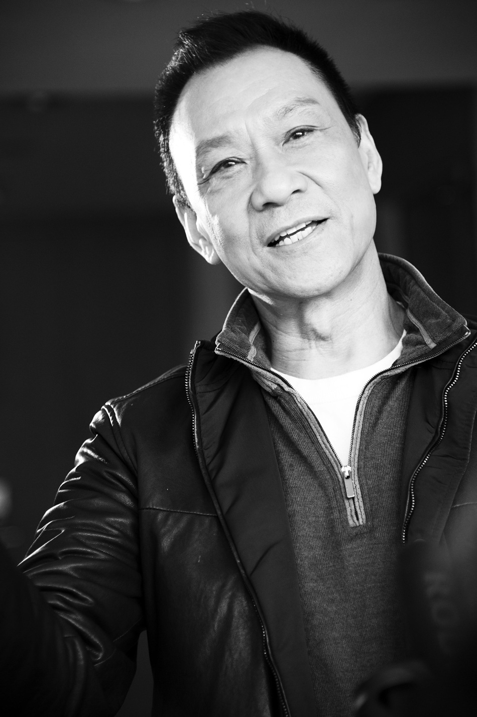 姥爷的抗战开播王学圻演悲喜姥爷