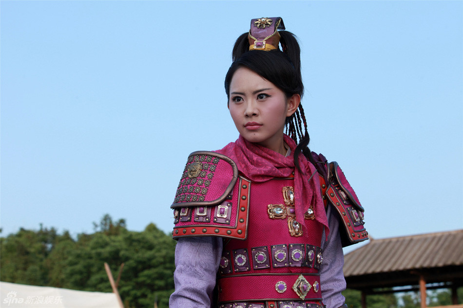 组图:《隋唐4》孙耀琦戎装女将沙场扬威
