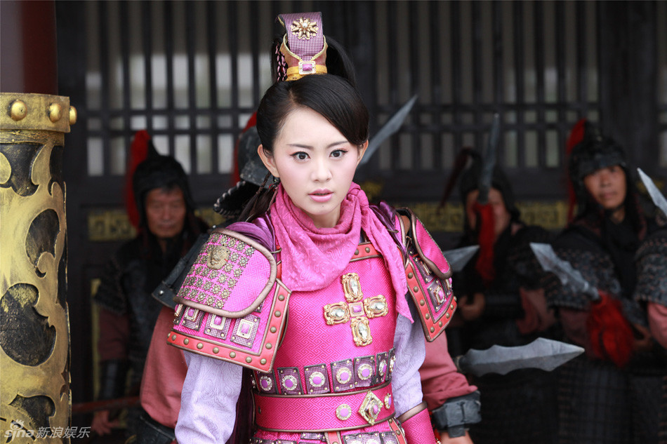 组图:《隋唐4》孙耀琦戎装女将沙场扬威