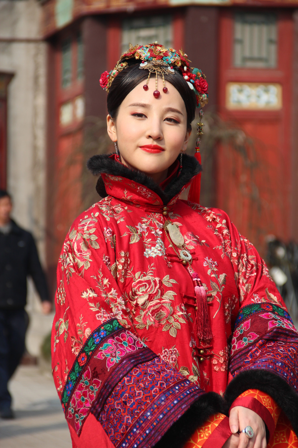 组图:刘小小《宫锁连城》华美喜服曝光