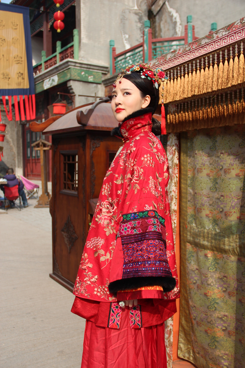 组图:刘小小《宫锁连城》华美喜服曝光