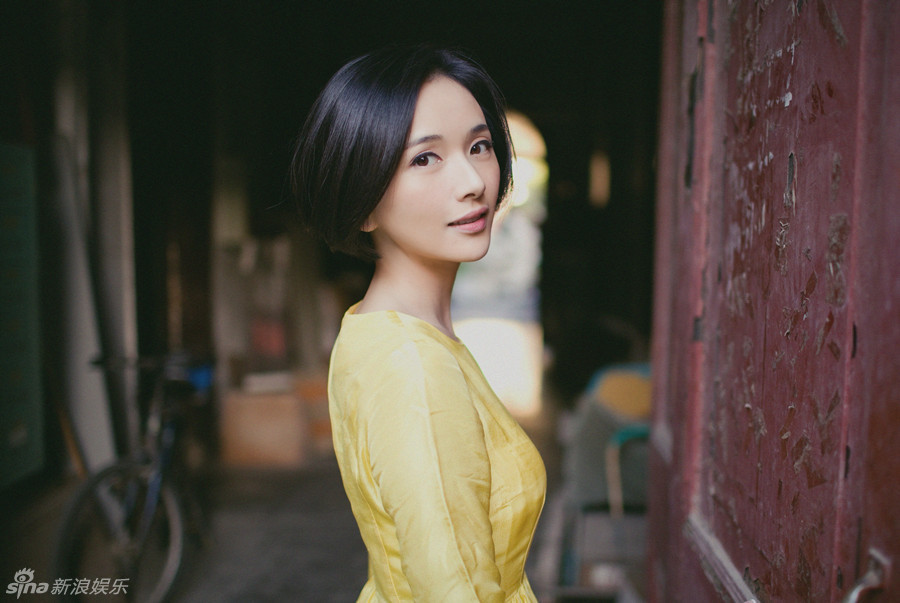 组图:李依玲时尚写真曝光文艺简约_高清图集_新浪网