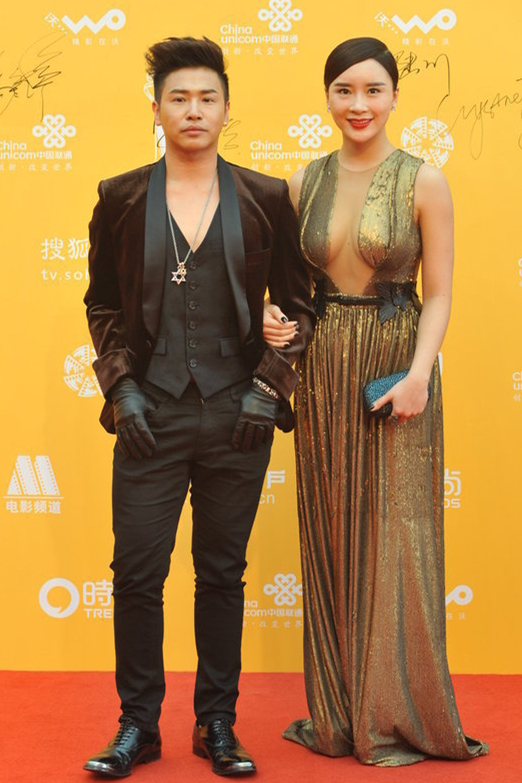 组图:欧弟,杨舒婷代表《超萌英雄》剧组亮相_高清图集_新浪网