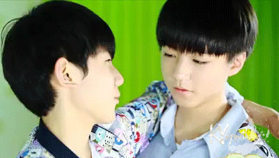 王源王俊凯引粉丝花痴