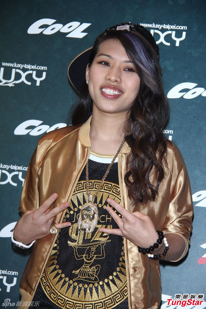 葛仲珊嘻哈造型