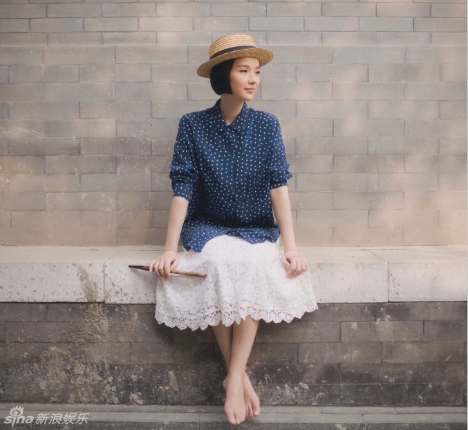 李依玲化身民国知性女温婉明媚