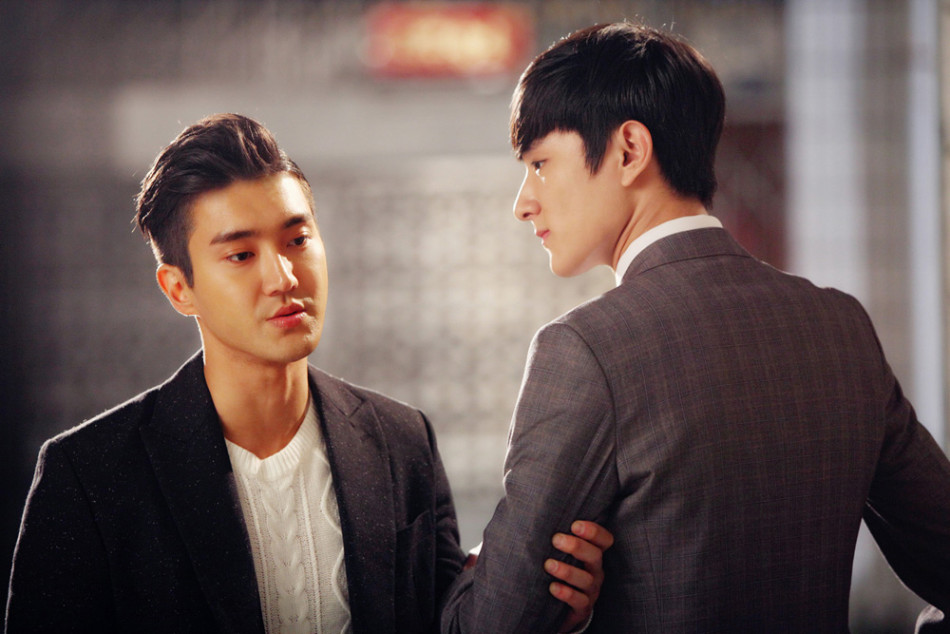 《亿万继承人》曝剧照 崔始源于小彤对决