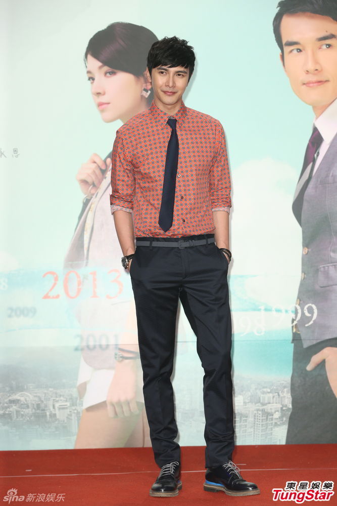 组图:林心如夸杨一展身材肥美 拍偶像剧无压力